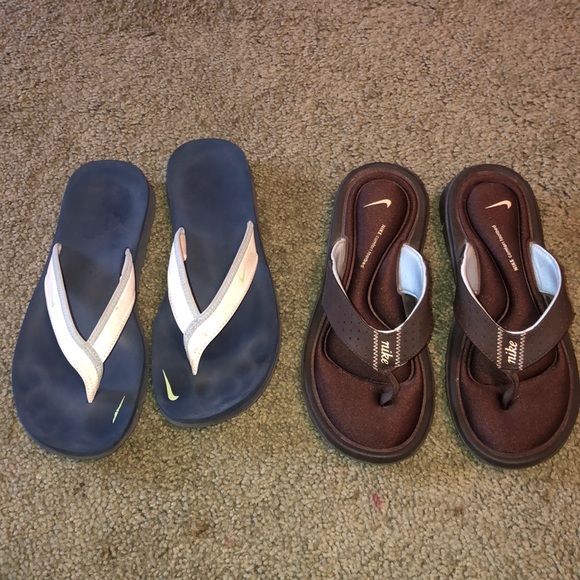 2 pairs Nike Sandals - Picture 1 of 5